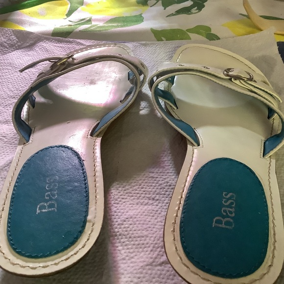 Bass brand sandals size 7.5 medium - Picture 2 of 6